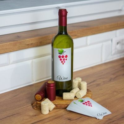 Set pentru butelii: dopuri + etichete + capace - 8 buc